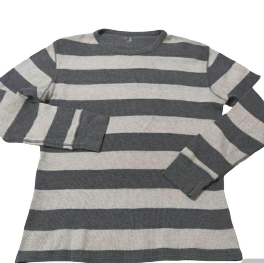 Gap waffle knit shirt.